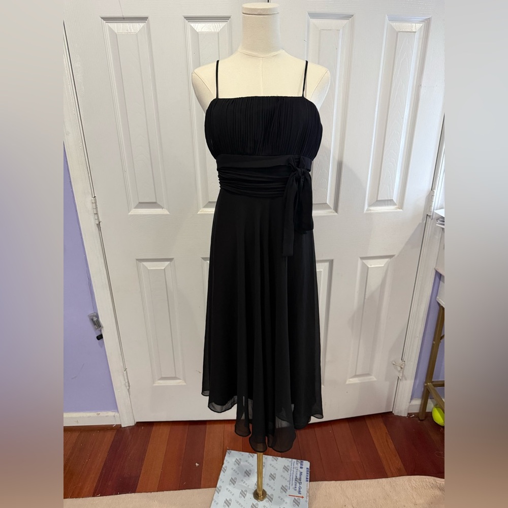 CLARA Elegant Black Pleated Midi Dress